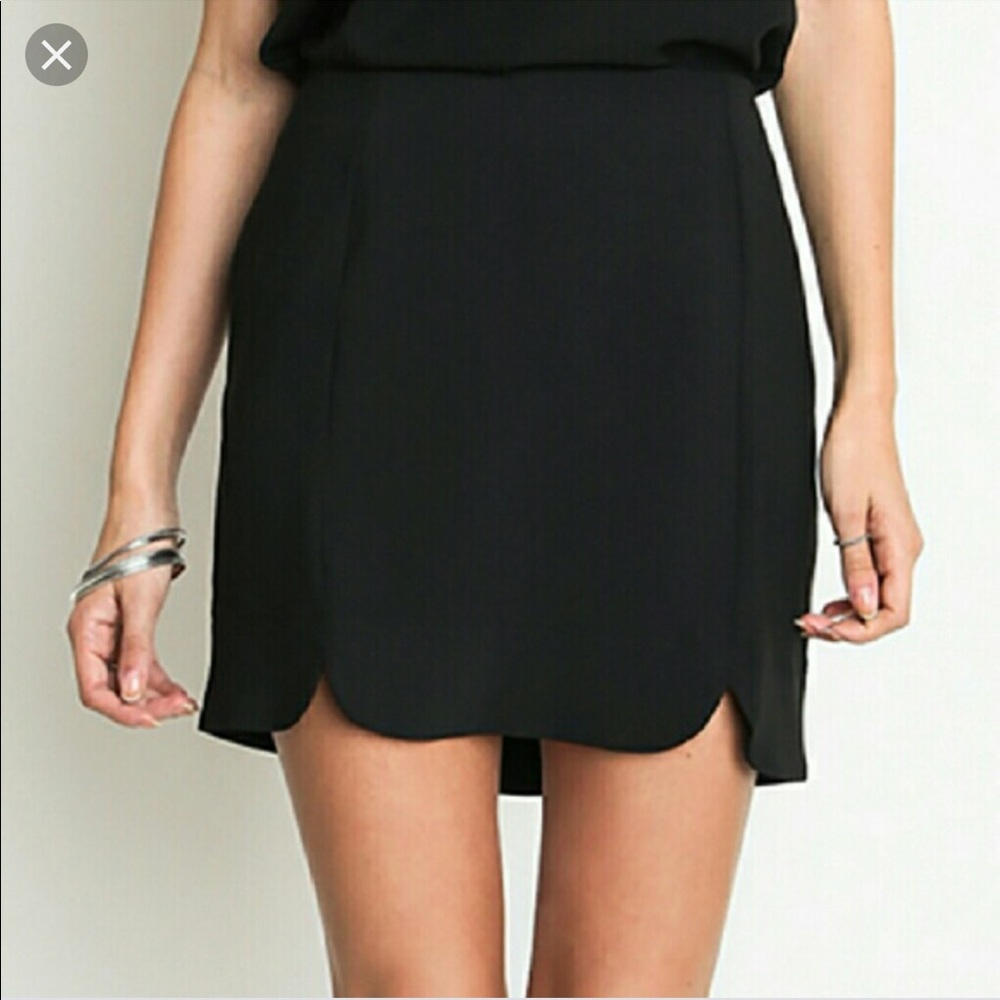 Umgee Black tulip hem skirt